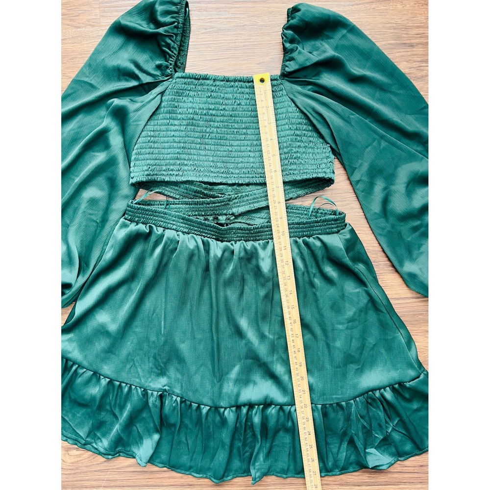 Blu Pepper Hunter Green Satin Two Piece Set Smocked Crop Top Ruffle Skirt L NEW - Picture 5 of 6